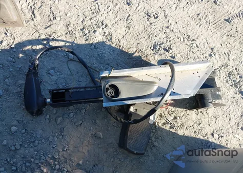 2005 Chrysler Town & Country из США, поврежденный, VIN 1C4GP45R45B417772